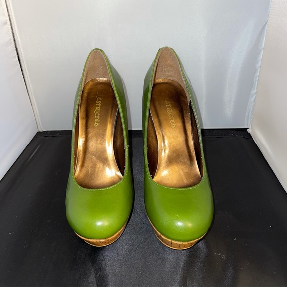Restricted | Green Platform Round Toe Pumps - Picture 1 of 5